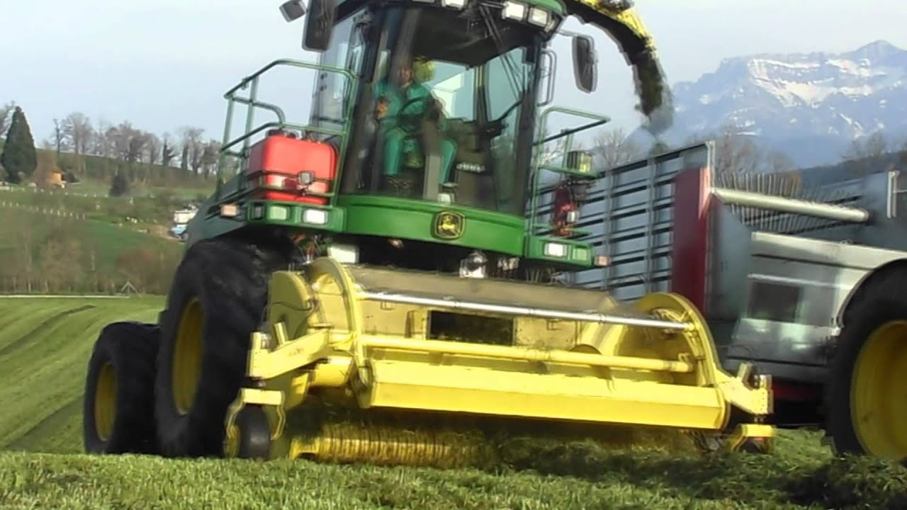 Grashäckseln in Ruswil 2014 - John Deere