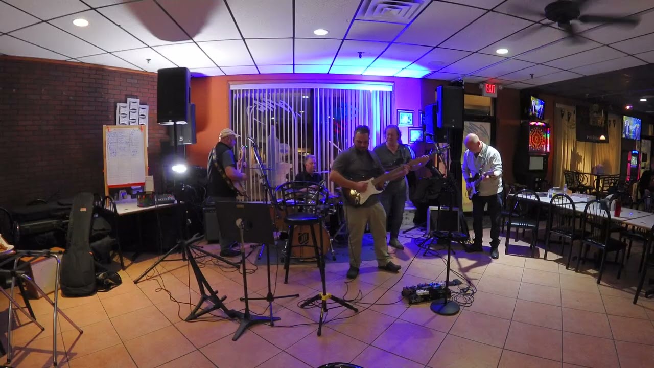 Sunday open jam at Capri Pizza ~ featuring Brian Elliott ~ Don't Let Go