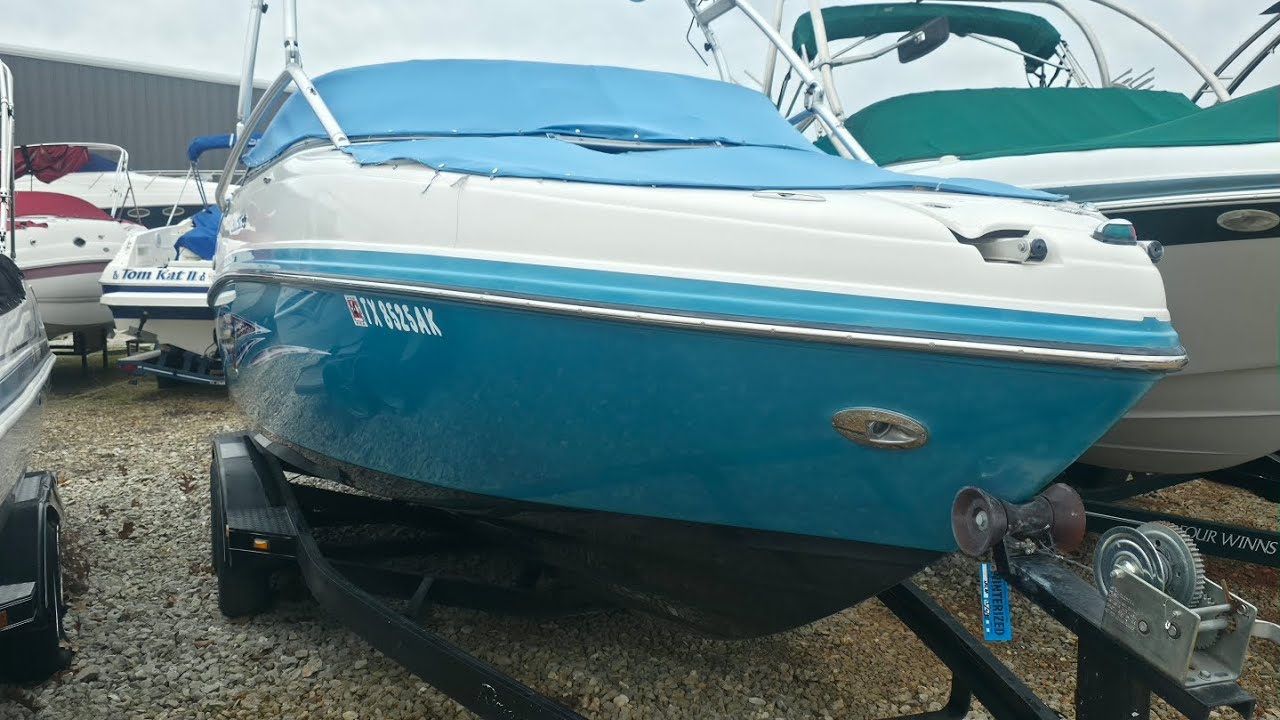 2007 Rinker 246 R Series 