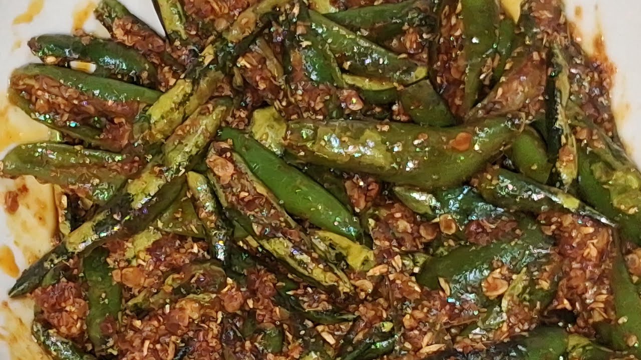 “तीखा जो दिल जीत ले 🌶️ | घर का बना मिर्ची का अचार” /Youtube/Anita Mishra 