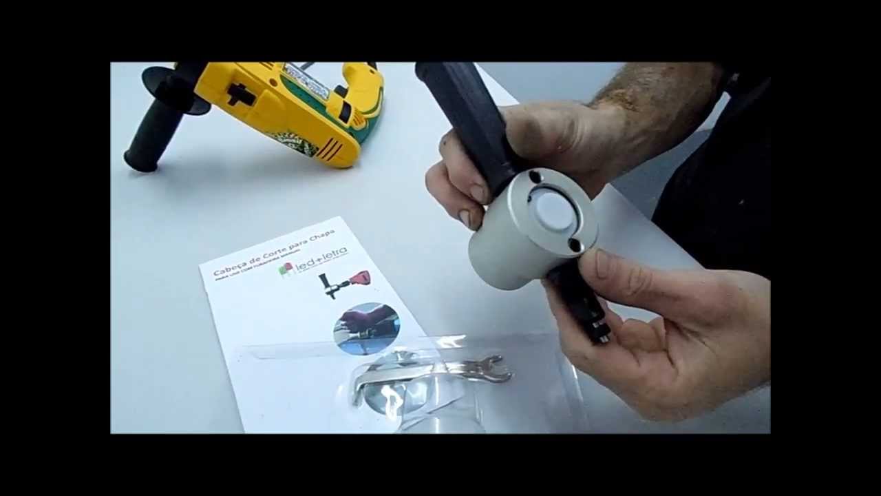 Cortadora de Chapa e Bancada para Letra Caixa