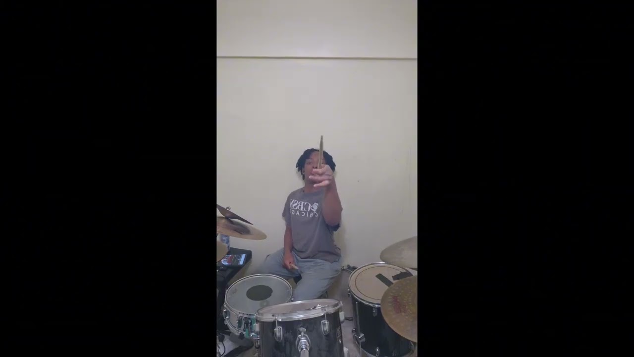 In The Middle Isaac Carree (Drum cover)