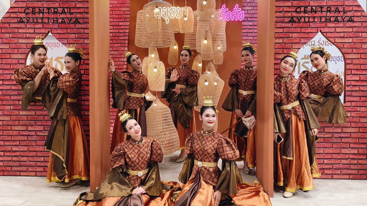 อิฐเก่าเล่าขาน…ตำนานกรุงศรี by - วิทยาลัยเทคโนโลยีพณิชยการอยุธยา