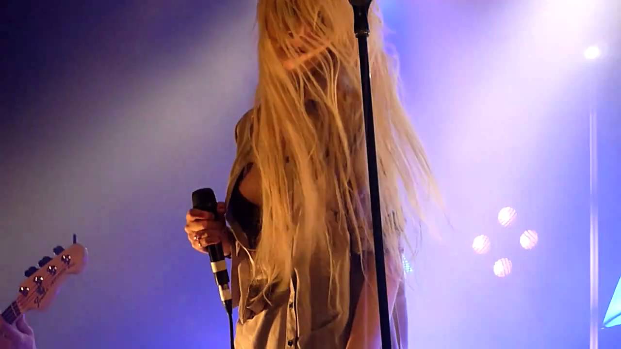 The Pretty Reckless - Time Is Running Out / Supersonic ( live in wolverhampton )