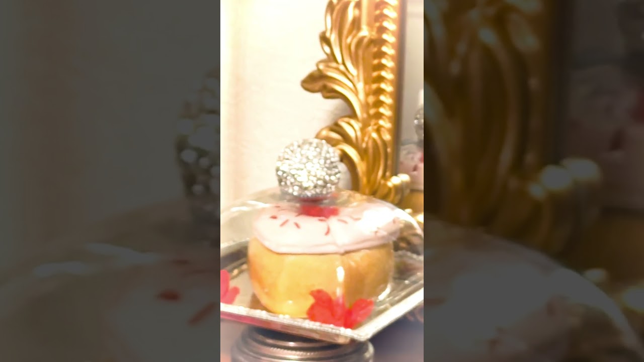 How to decorate a table for Valentines Vonet Boujee and Blessed 