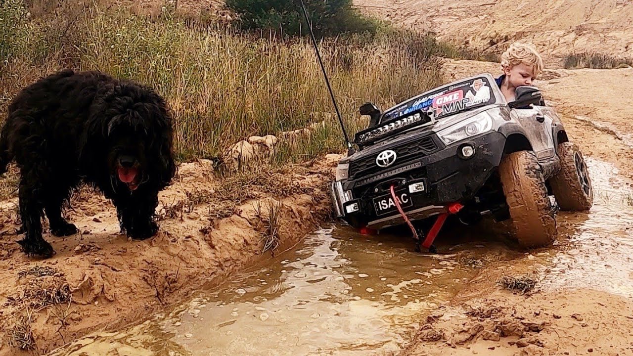 Test Driving the 24Volt Upgrade on the Mini Hilux! #hilux #offroading