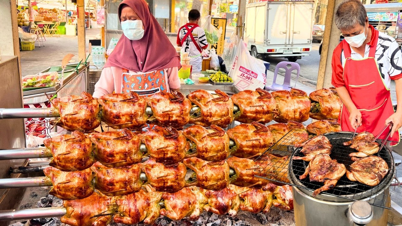 100 Chickens Sold in 2 Hours! Asian Chef Grills Chickens Over Charcoal Every Day | Thai Street Food