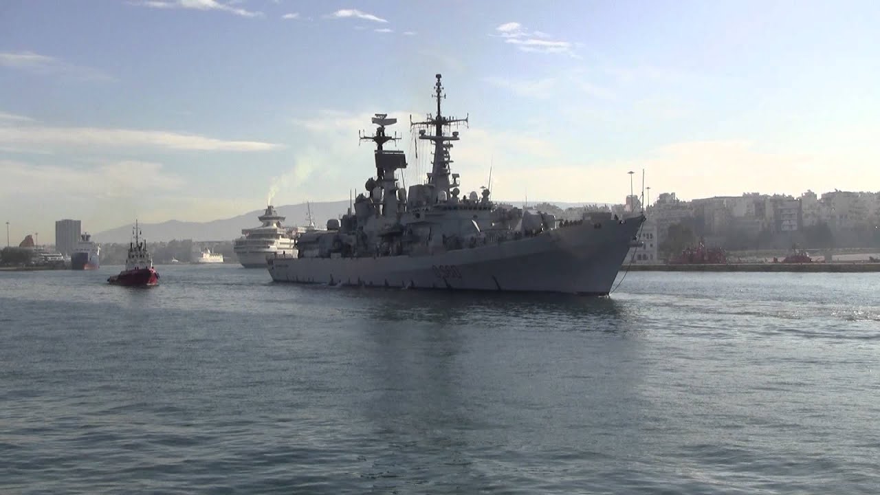 ITALIAN NAVY DESTROYER LUIGI DURAND DE LA PENNE D560