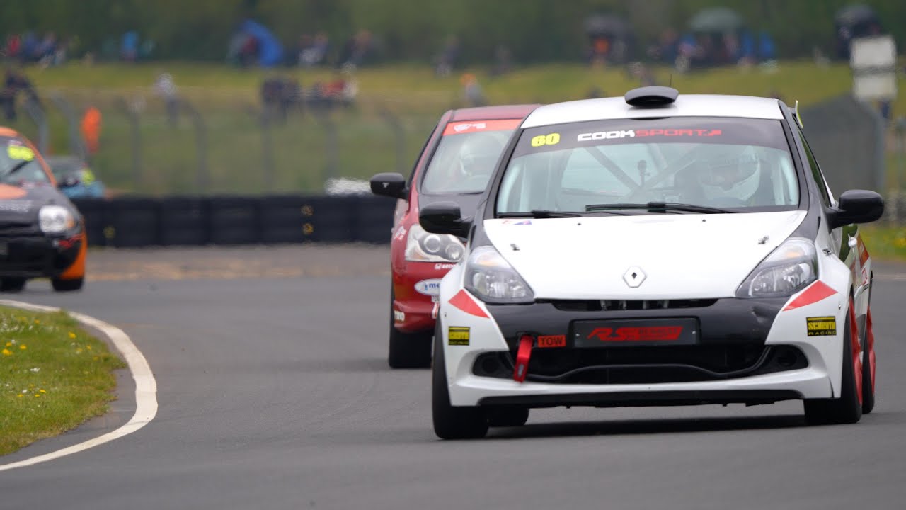 CCRC Hot Hatch | Castle Combe 2nd May 2022 | May Day Madness Raceday
