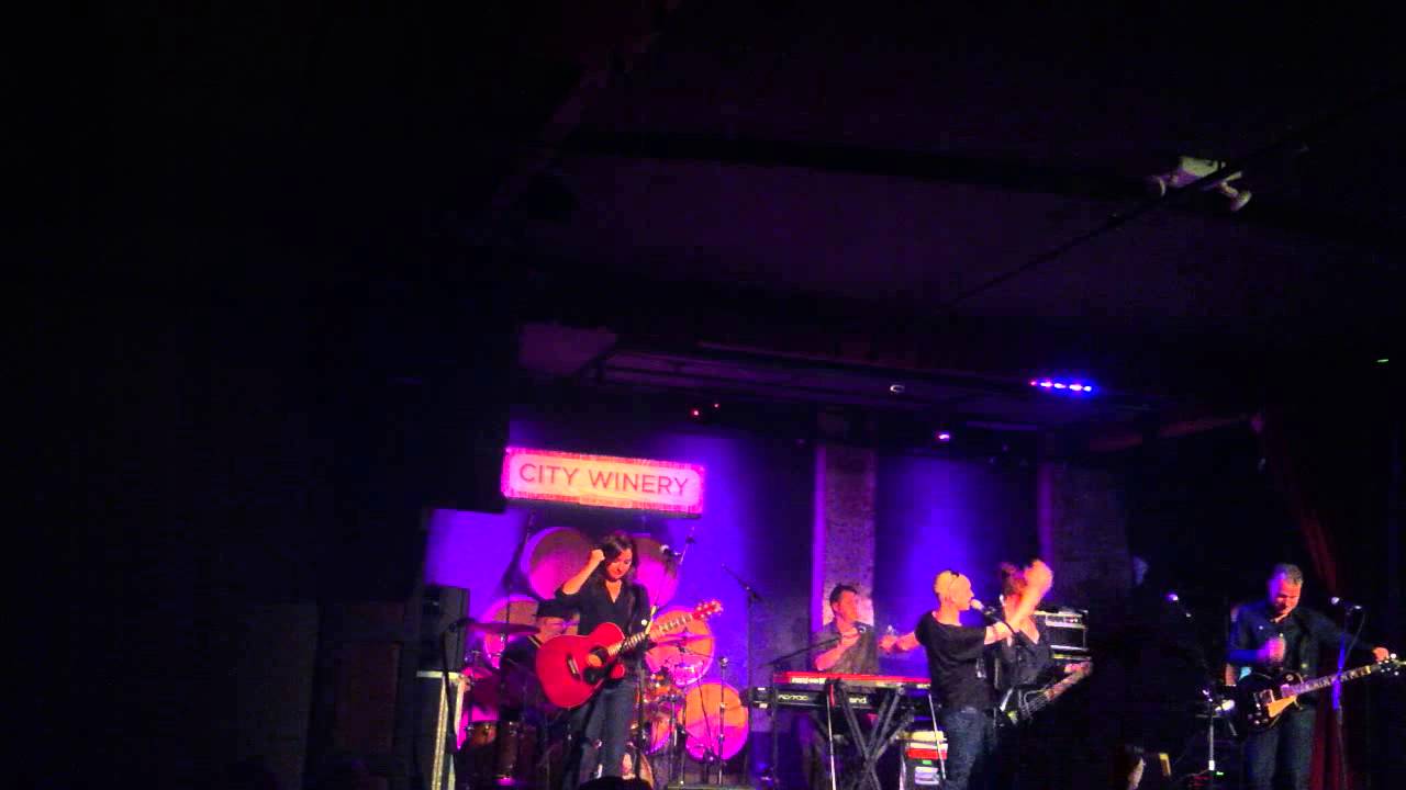 Sinéad O'Connor City winery1 - NYC 11-08-2013