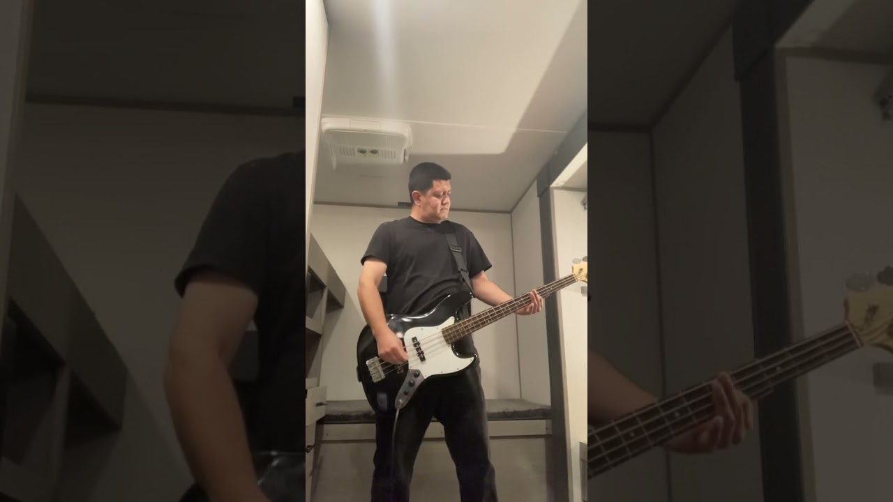 Gus plays 80s classic on Bass Guitar cover Tiffany I think were alone now bass cover 🇺🇸🎸🎶