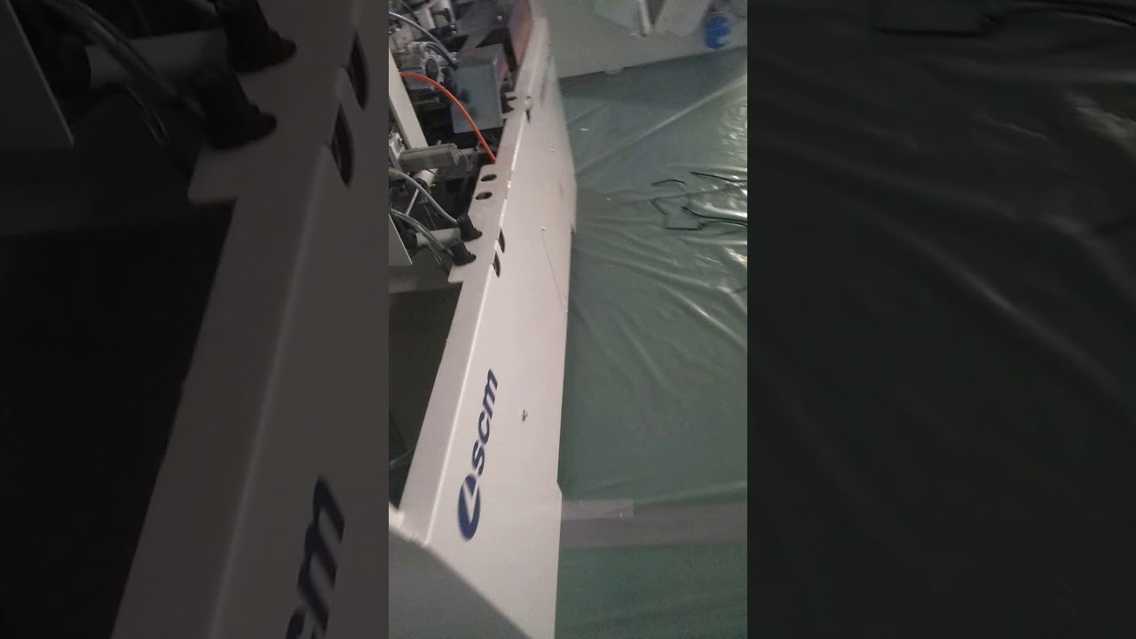 Автоматический кромкооблицовочный станок ME 35 minimax фирмы scm