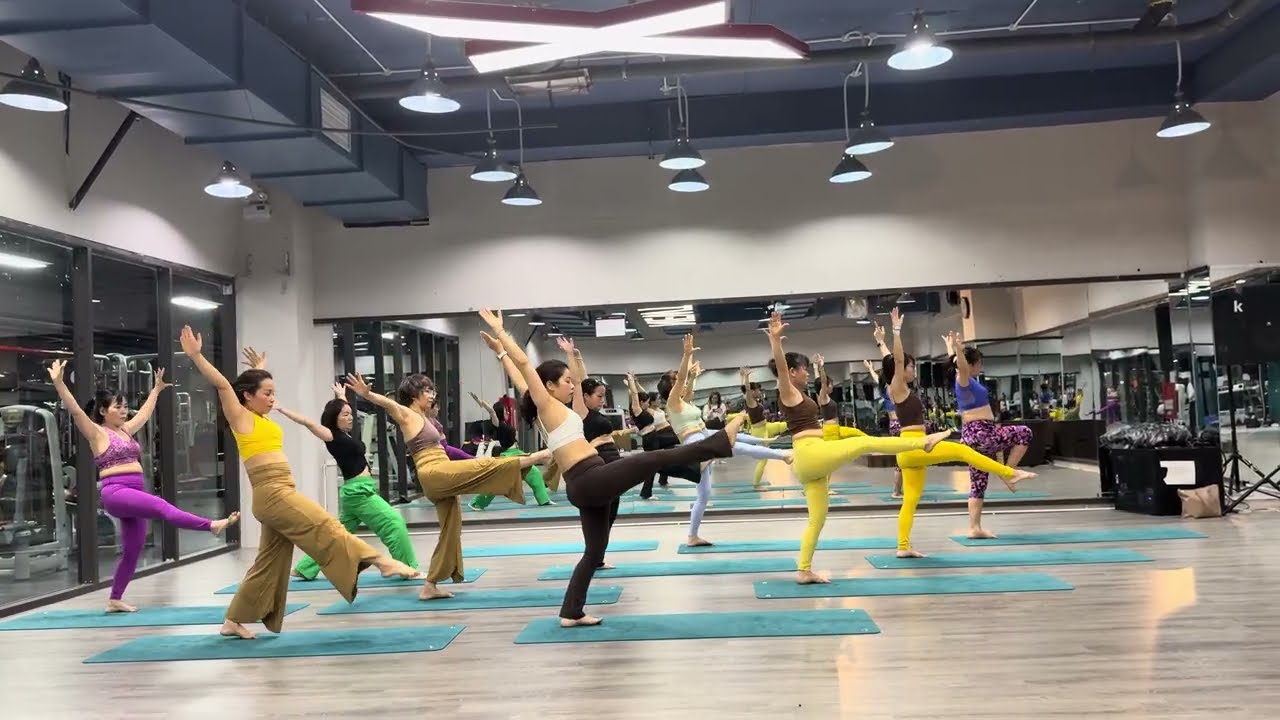 E là không thể - Yoga flow - Lớp Metro Hà Đông