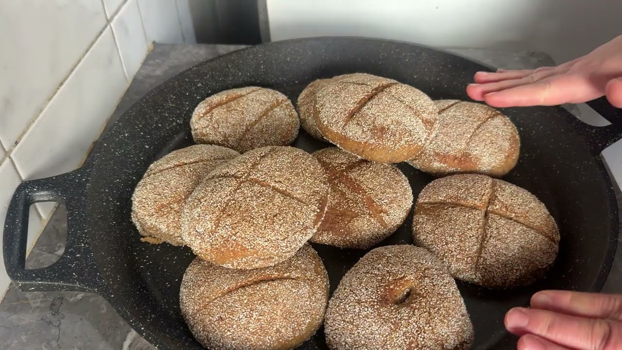 واخيرا  خبز الشعير بالخميرة البلدية بدون دقيق ابيض من دكربات الزمن الجميل لميمتي الحنونة 