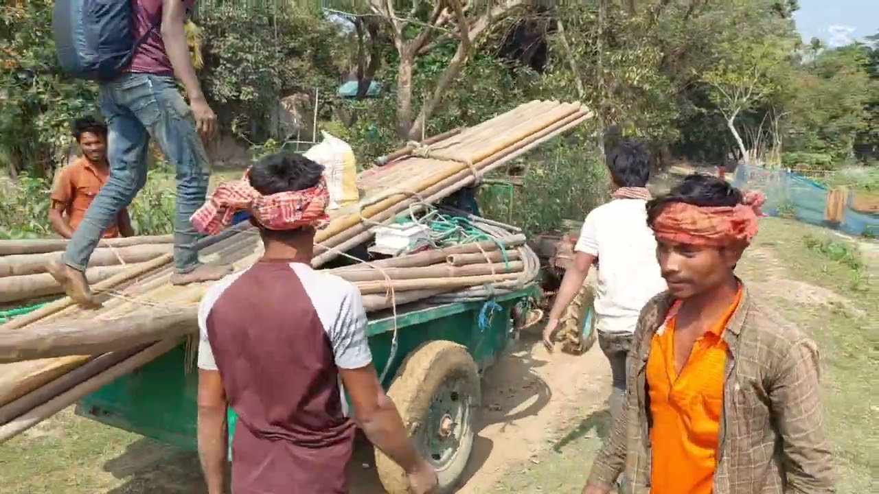 আমাদের গাড়ির ঘাট ছিল রাস্তা ভাইঙ্গা অবশেষে ডাক্তার ঢুকিয়ে তুললাম 