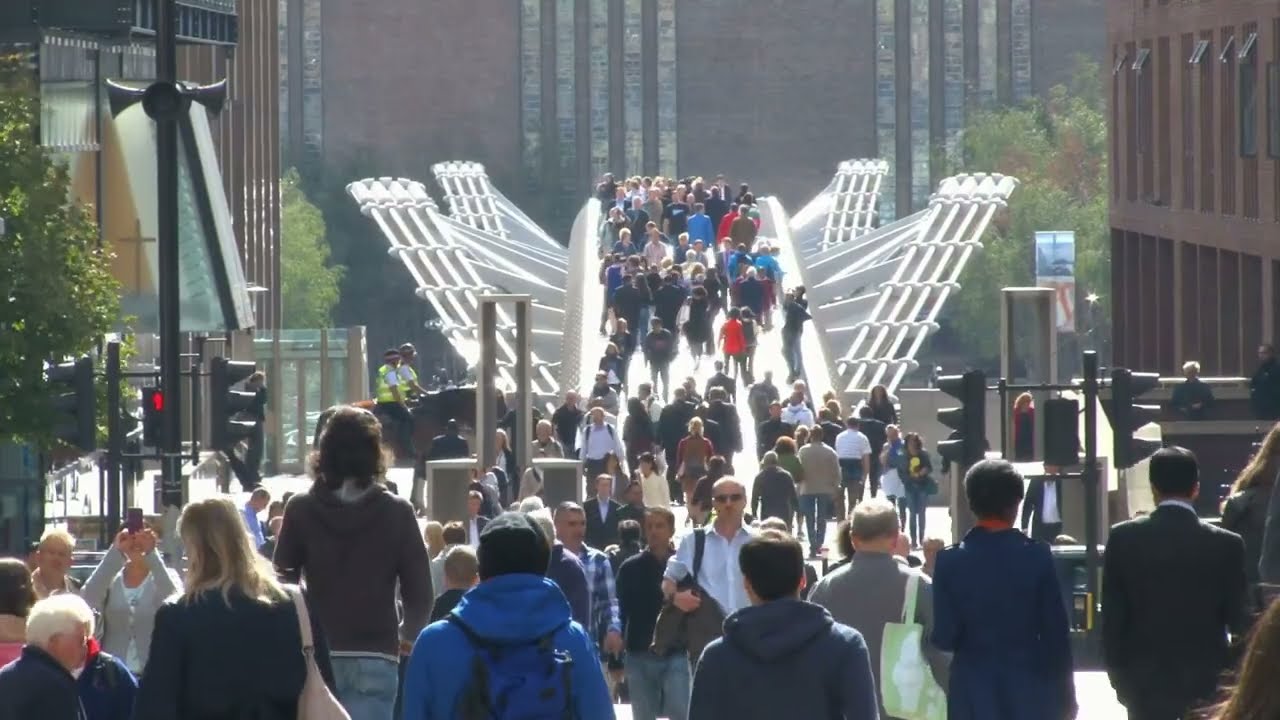 Discover London&rsquo;s Wobbly Millennium Bridge!