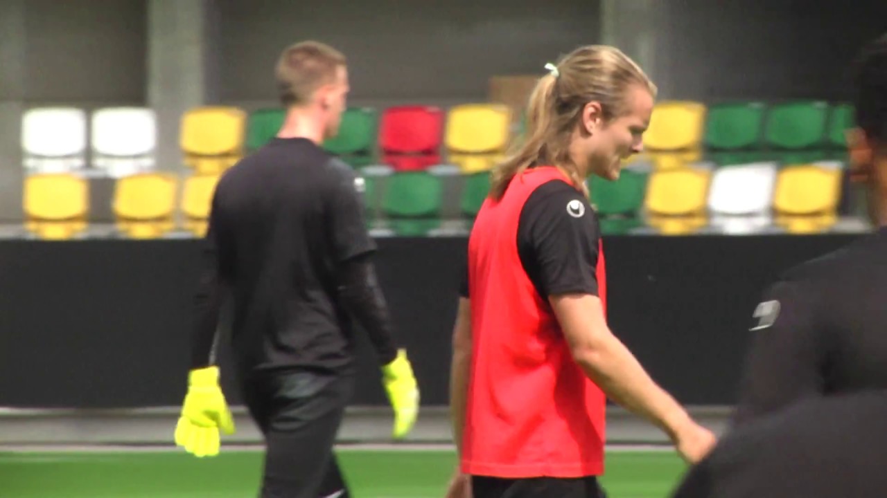 SIF-spillerne endelig på JYSK park