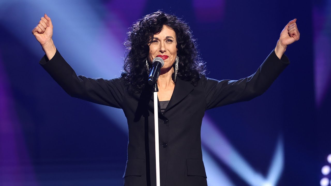 Raquel Sánchez Silva imita a Luz Casal en 