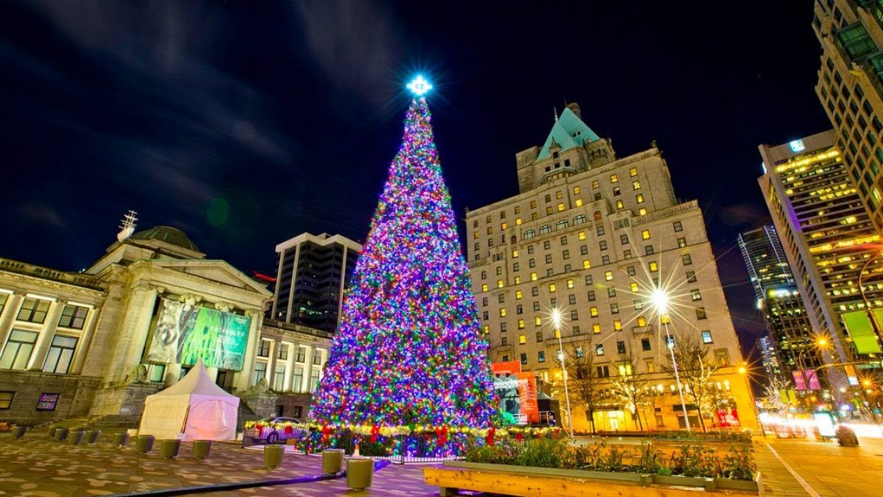 VANCOUVER CHRISTMAS TREE DOWNTOWN