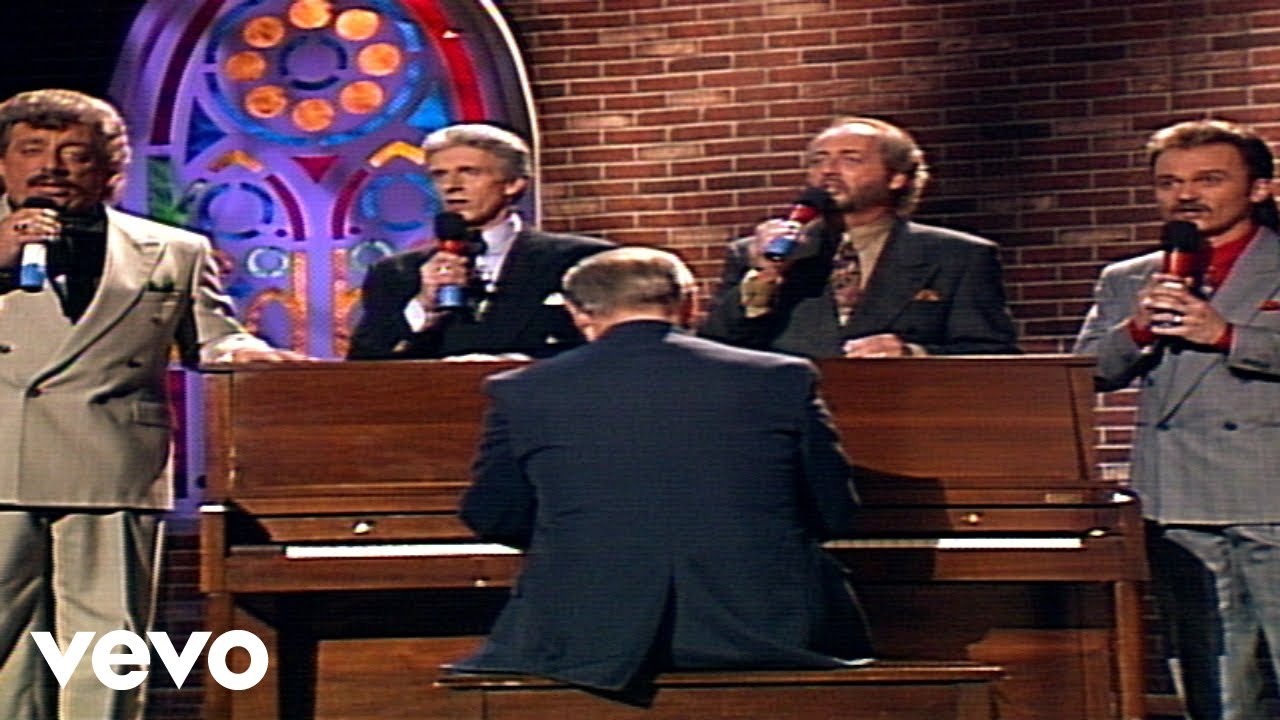 Bill & Gloria Gaither - The King Is Coming [Live] ft. The Statler Brothers