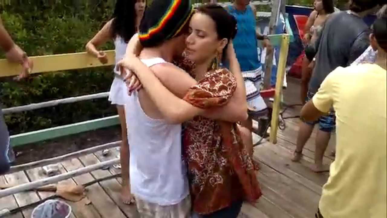 Família Vibe Roots e SeNsUaLiZaDoReS no Raiz do Mangue...