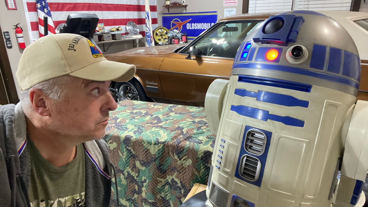 Хоум Депо R2-D2