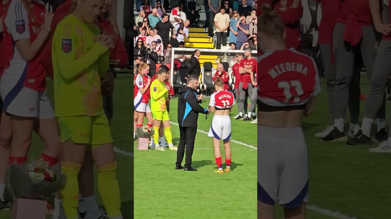 Vivianne Miedema Farewell Speech. Last game for  Arsenal