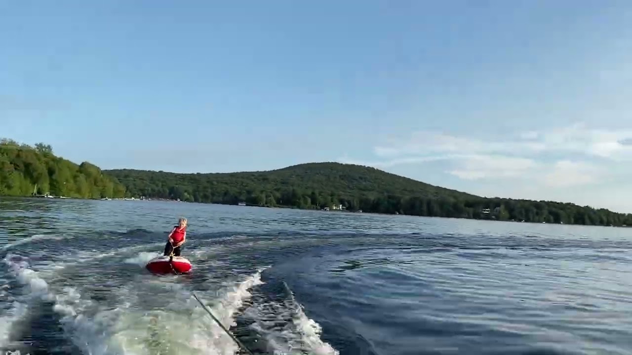 EZ ski on pontoon. EZ ski sur ponton. 