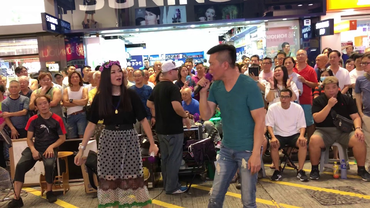 勝利雙手創「獨唱歌曲變成合唱歌曲，超有默契，最佳拍檔為大家帶來新嘗試。」(2018-05-20)香港街頭藝人及唱作音樂人彭梓嘉老師，型格男歌手雷若天Rex