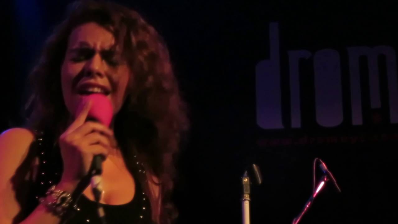 BELLA SAONA LIVE @ DROM