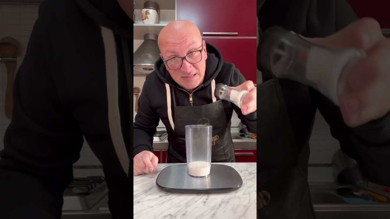 Panna da cucina fatta in casa in 2 minuti!Ingredienti:100 ml valatte ,100 ml olio di semi,1g. Sale.