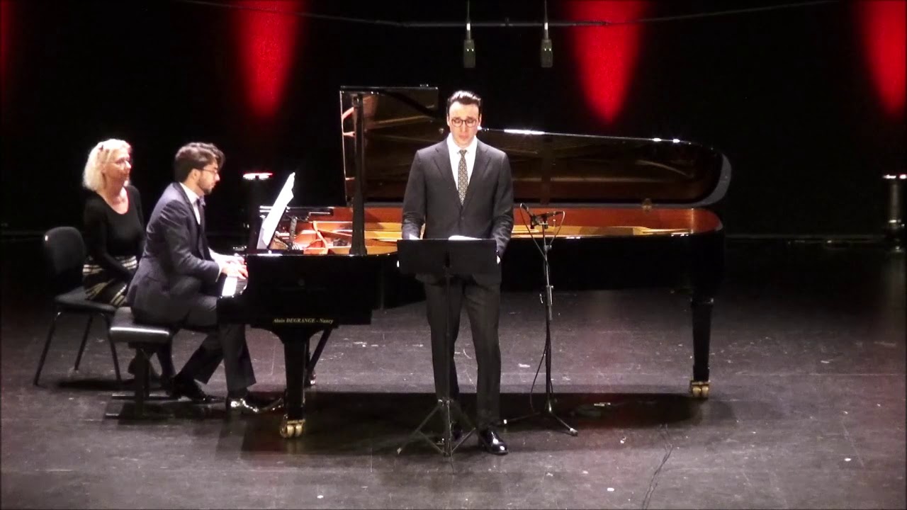 Gerald Finzi: Let us Garlands bring