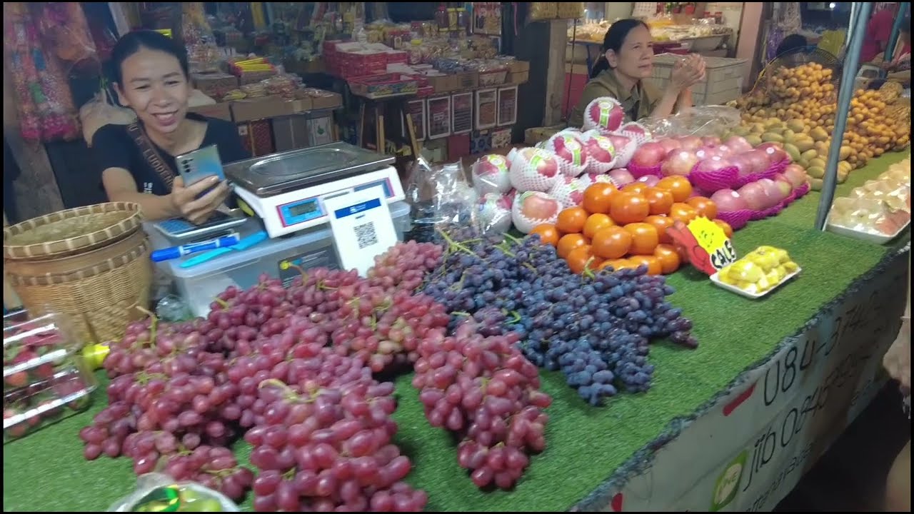 Bangkok markets.Prices.Tao Poon Market.