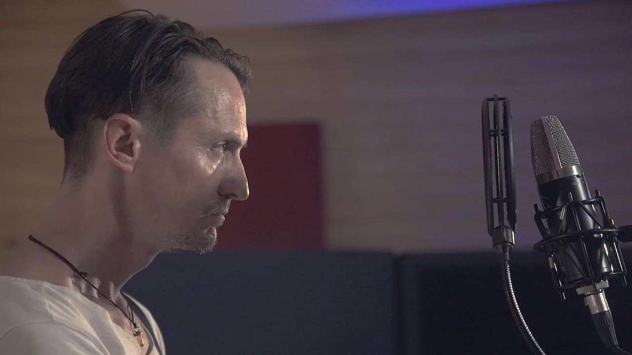 Chris Chameleon - Can't Stop Me Loving You (Popsicle Studio Session)