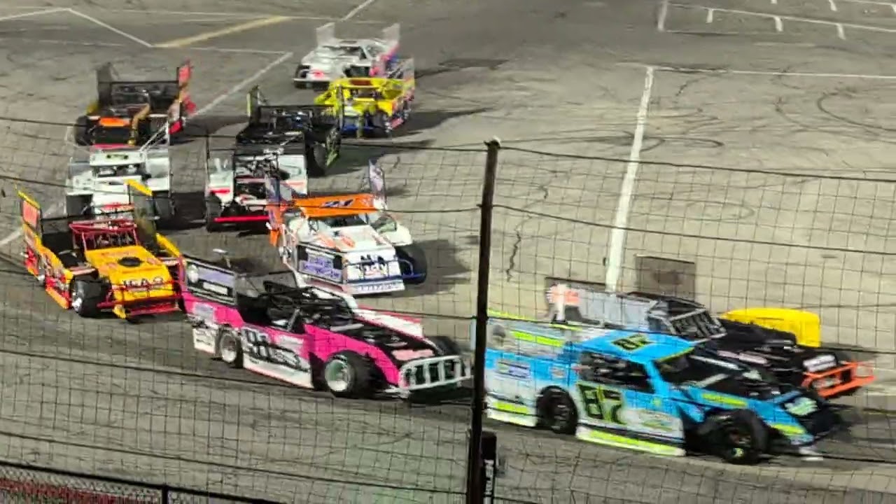Outlaw Late Model figure 8 75 lap feature race Indianapolis Speedrome 7/19/2025