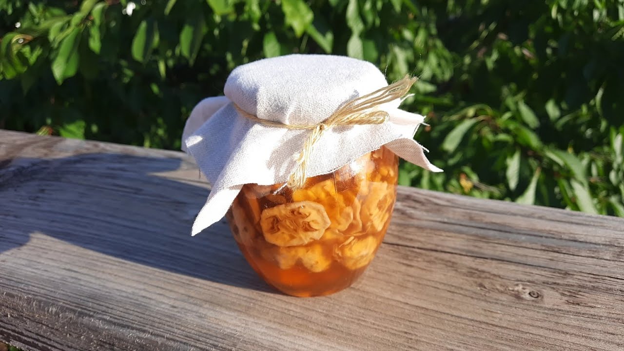 Светлое варенье из грецкого ореха