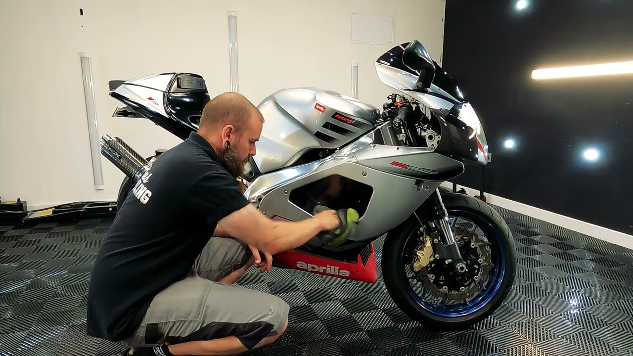Rejuvenation & Ceramic Coat - Aprillia RSV Mille - Detail & Sticker Removal