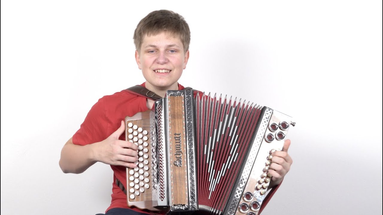 Steirischer Vize-Harmonikameister spielt 9 Volksmusik-Klassiker!