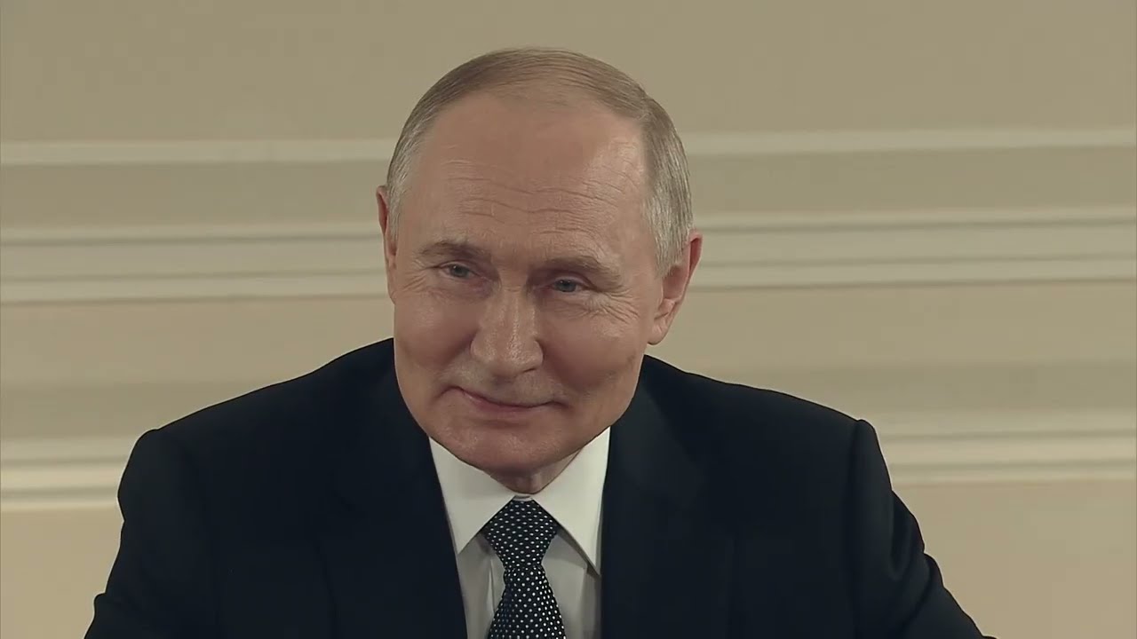 Путин встретился с иностранными СМИ