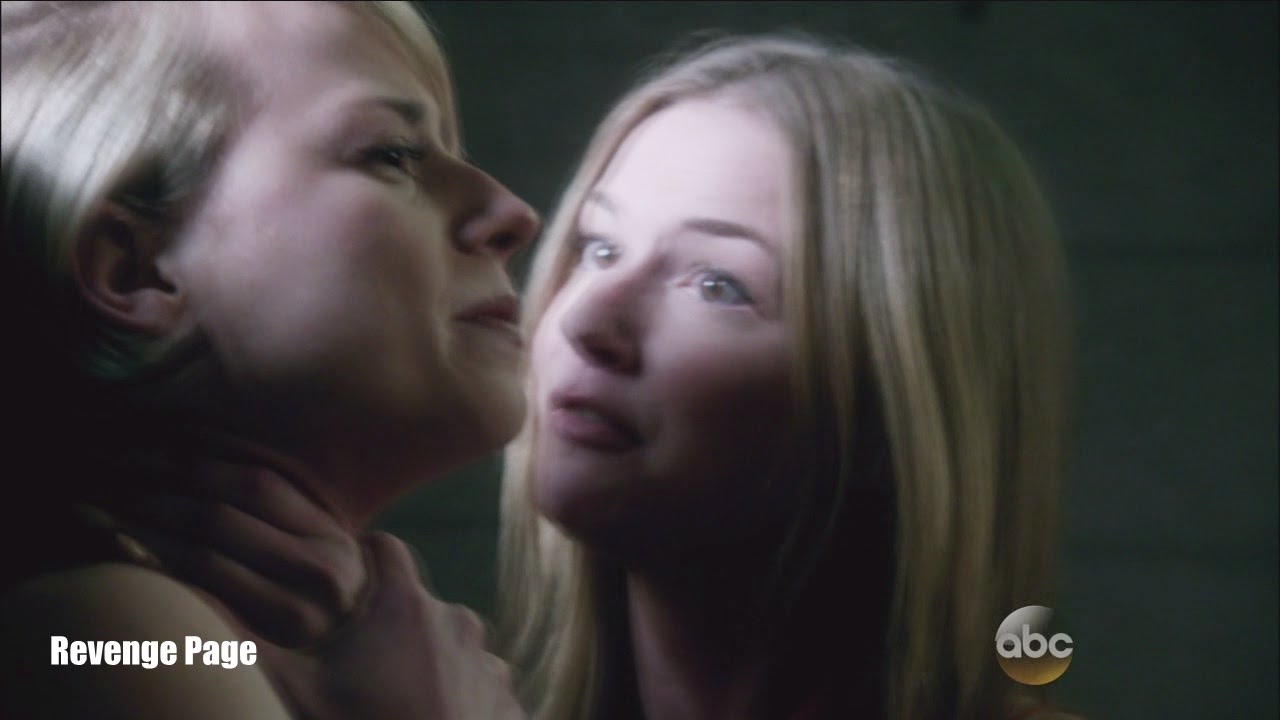 Revenge 4x22 Emily and Margaux Fight in Prison 