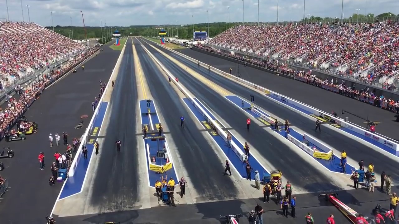 Top fuel 4-wide drag racing