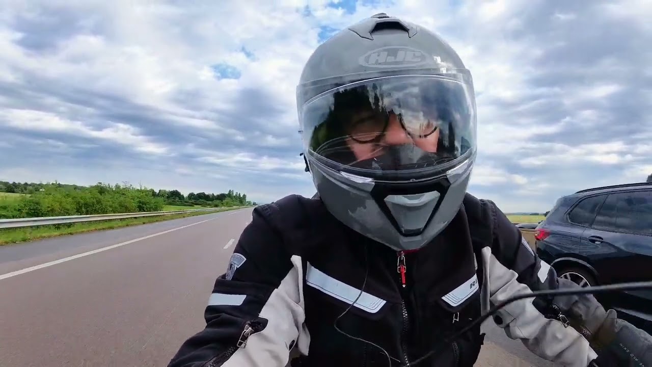 Martin fait des vidéos. La Bosnie à moto, partie 1