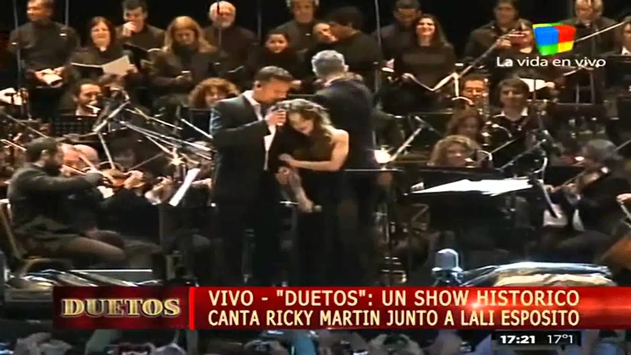 Duetos: Ricky Martin y Lali Espósito, cantando bajo la lluvia