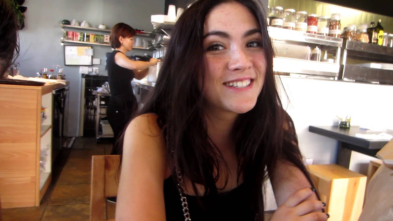 GloZell's Glow-Worms  Madeline & Isabelle Fuhrman