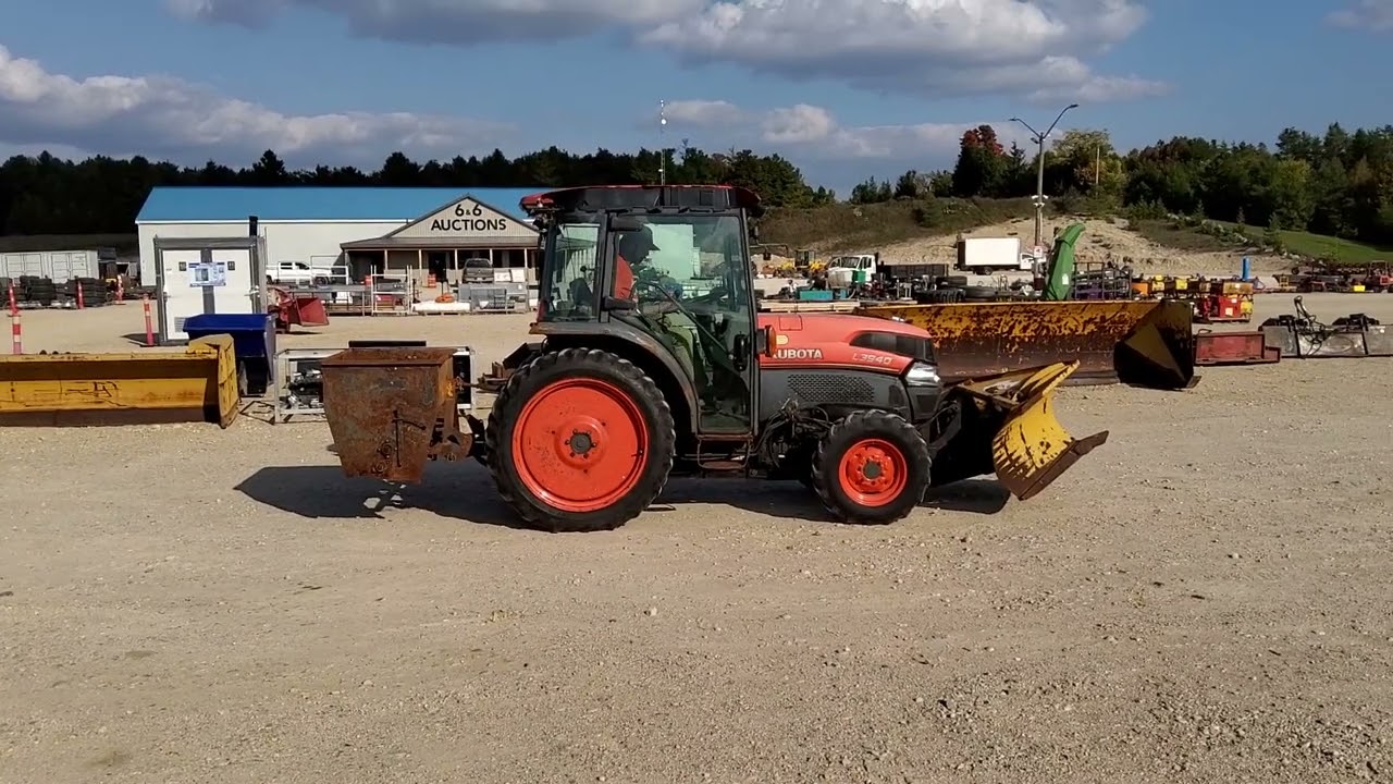 2013 Kubota Sidewalk Tractor With Plow And Sander