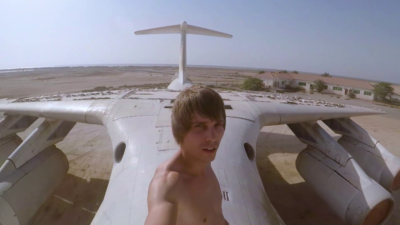 Abandoned Airplane near DUBAI - ILYUSHIN IL-76 (URBEX)