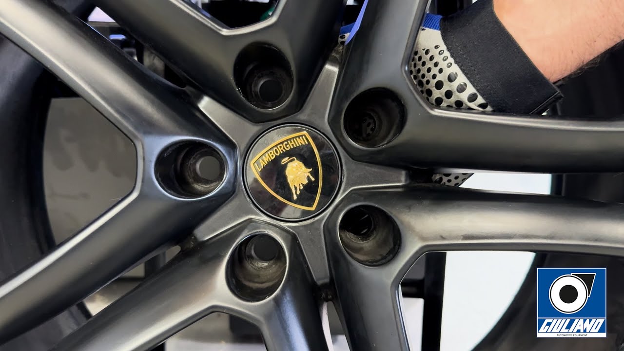 Masterclass sul T-REC Smontagomme | Lamborghini Aventador Pirelli P Zero 255/35 ZR19 | #MadeInItaly