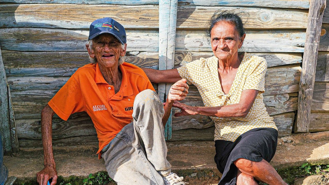 Maximo el viejo de bejucar  y su hermana mas querida ramona😅