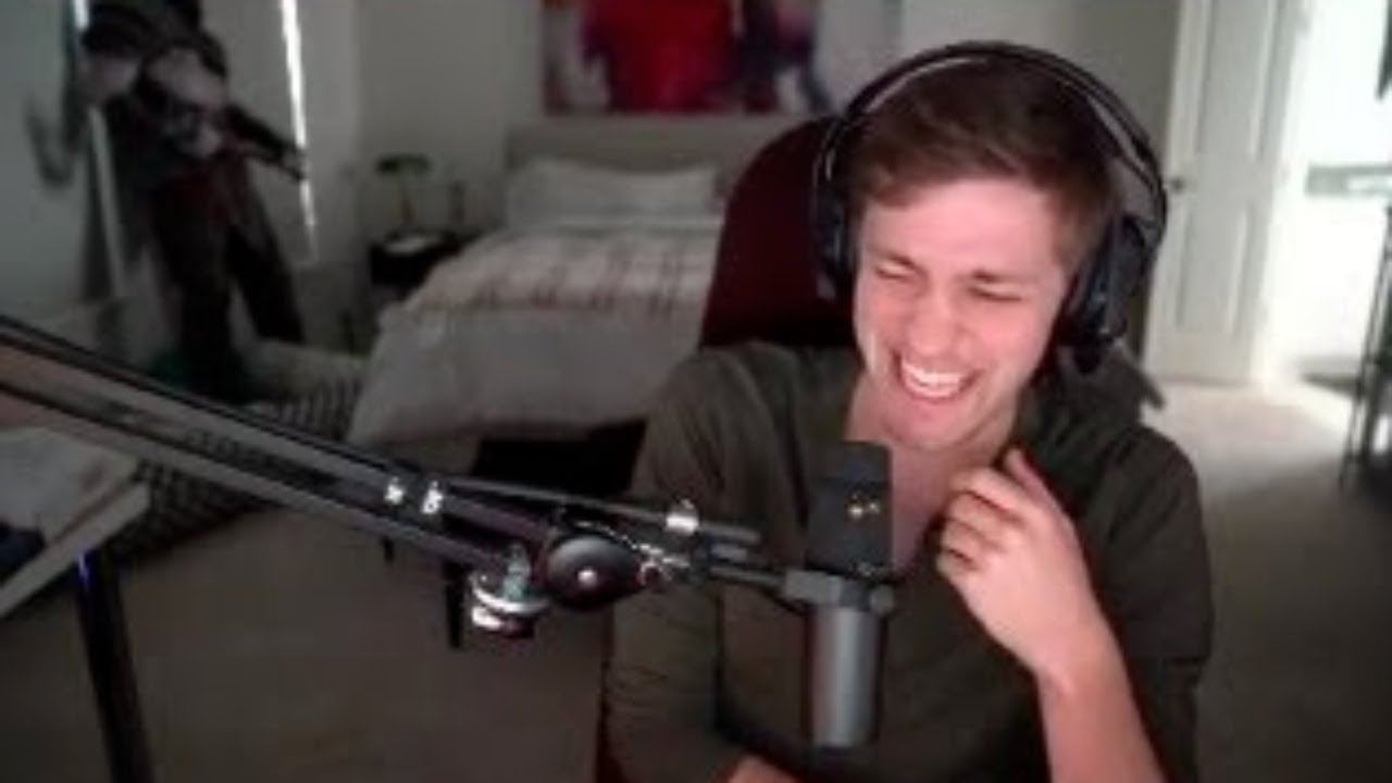 Sodapoppin reacts to Trainwrecks dancing