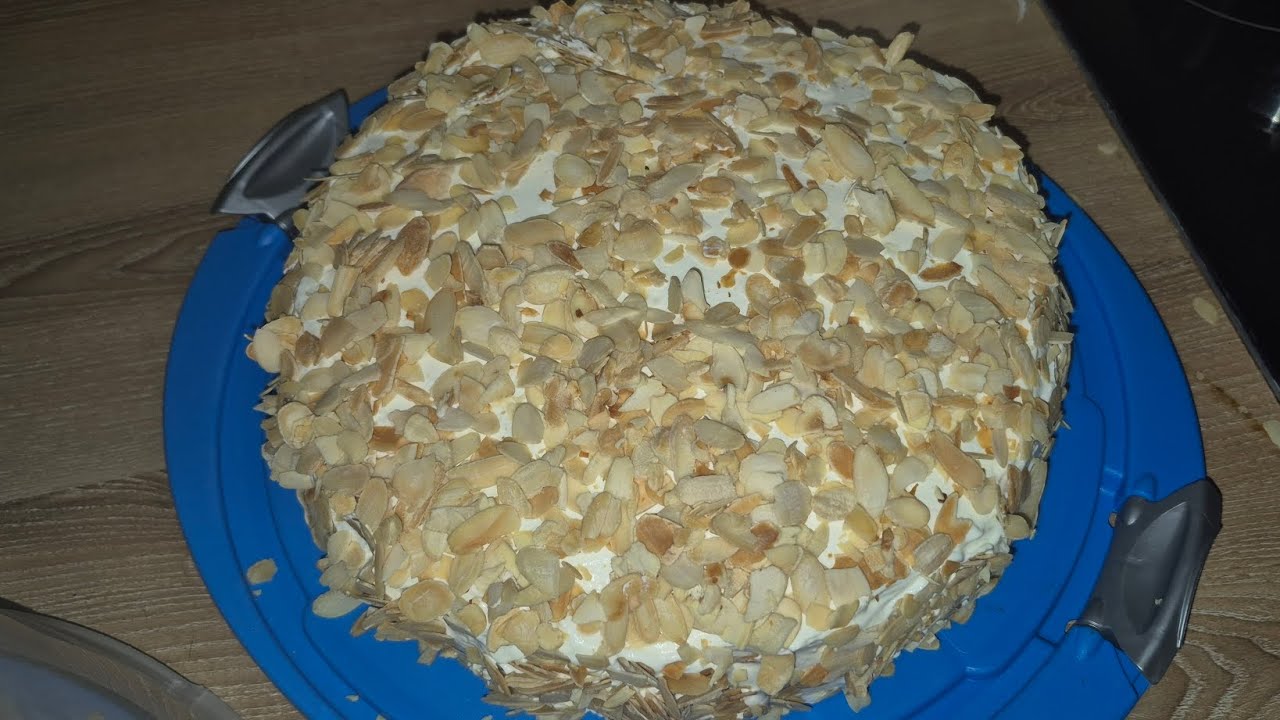 طريقة عمل كيكة بالمكسرات 